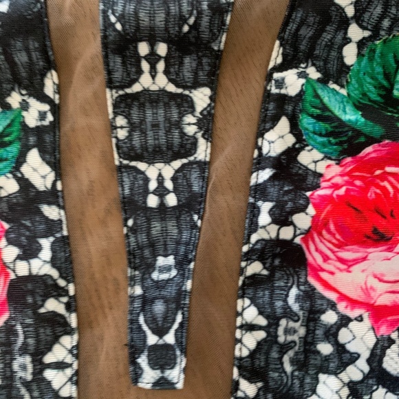 LF Floral SheervBodysuit - Picture 8 of 15